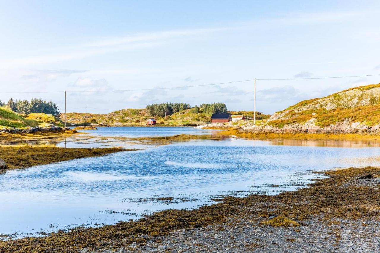 Vollvaagen Apartments Smøla, boat included Buitenkant foto